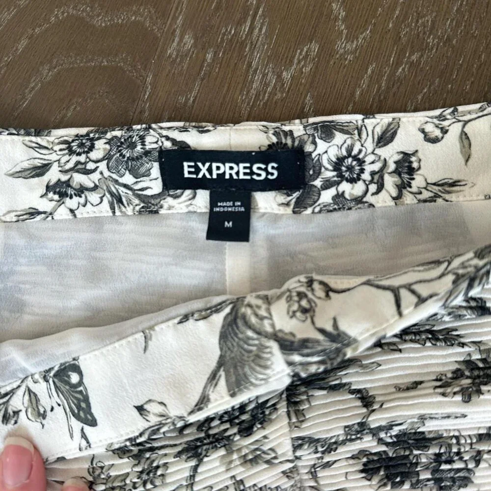 Mini White And Blue Floral - Picture 3 of 4